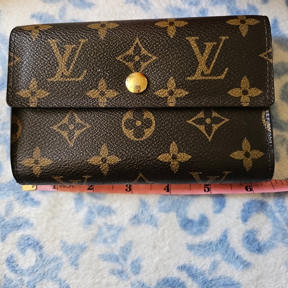 Louis Vuitton Alexandra Monogram Wallet With Box And Dustbag - Picture 9 of 10